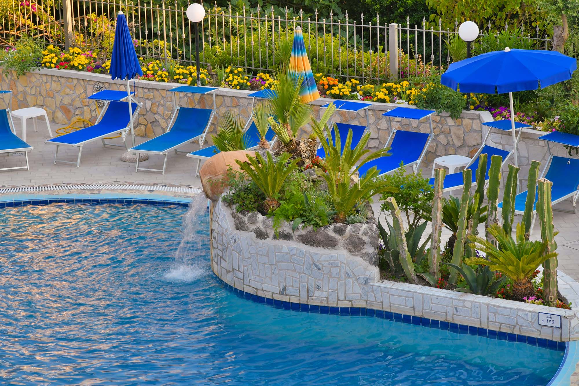 Vacanza Lastminute Agosto Ischia Hotel Saint Raphael Terme Vista Mare e Cure Termali